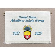 Iskolai ballagó tarisznya egyedi emblémával