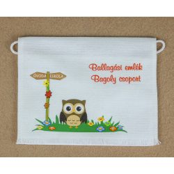   Bagoly csoport sarokmotívummal fehér színű vászon ballagó tarisznya